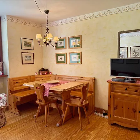 Lägenhet Maison Le Betulle Elegant Courmayeur