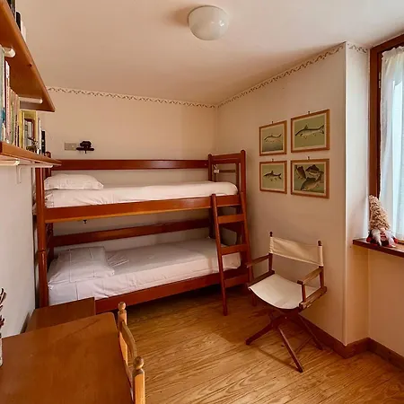 Lägenhet Maison Le Betulle Elegant Courmayeur