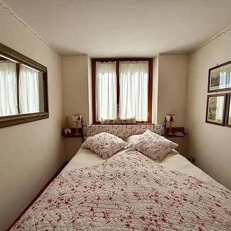 Lägenhet Maison Le Betulle Elegant Courmayeur